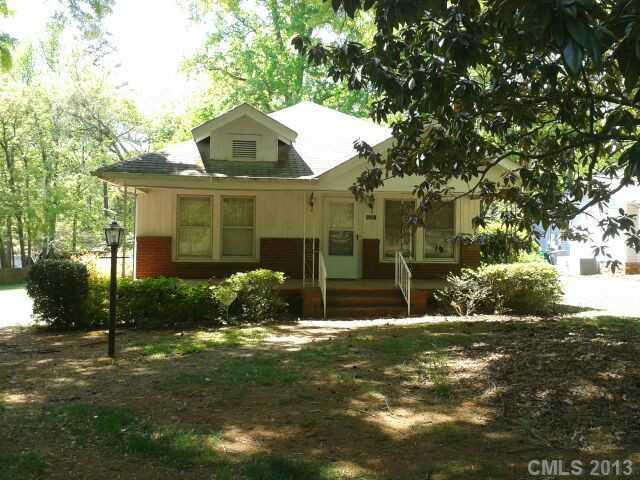 1521 Oakdale Rd., Charlotte, NC 28216