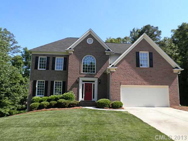 6008 Graburns Ford Dr., Charlotte, NC 28269