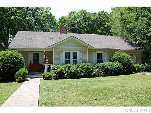 418 Walnut St., Davidson, NC 28036