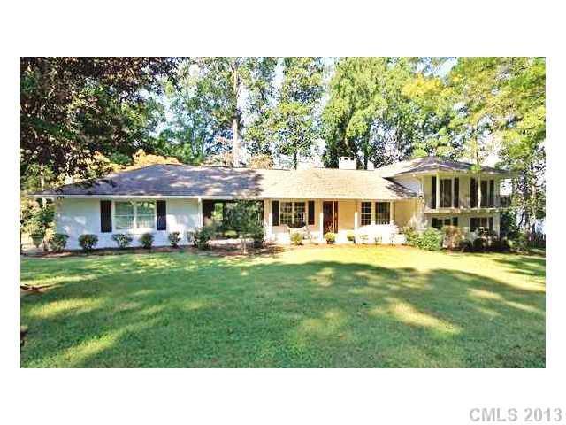 121 Kelly Point Ln., Mooresville, NC 28117