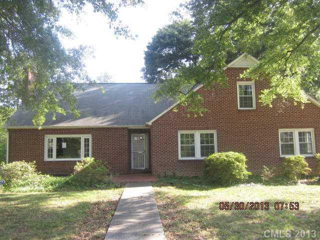 712 Townsend Ave., Gastonia, NC 28052