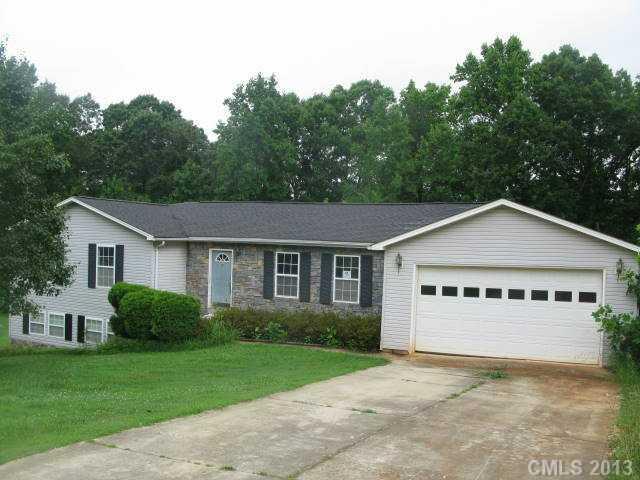 140 Denlon Ln., Troutman, NC 28166