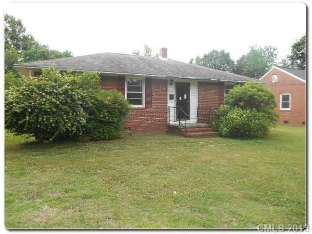 1216 Golf Course Dr., Gastonia, NC 28054