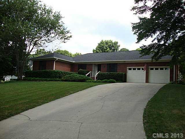 807 Ferncliff Dr., Mooresville, NC 28115