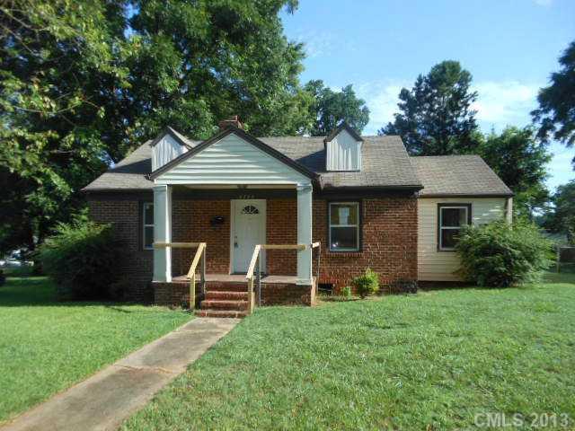 2722 Mayflower Rd., Charlotte, NC 28208