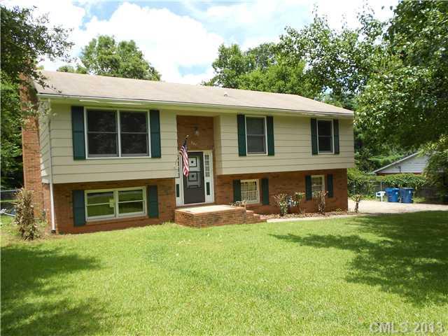 207 Ridge Dr., Harrisburg, NC 28075
