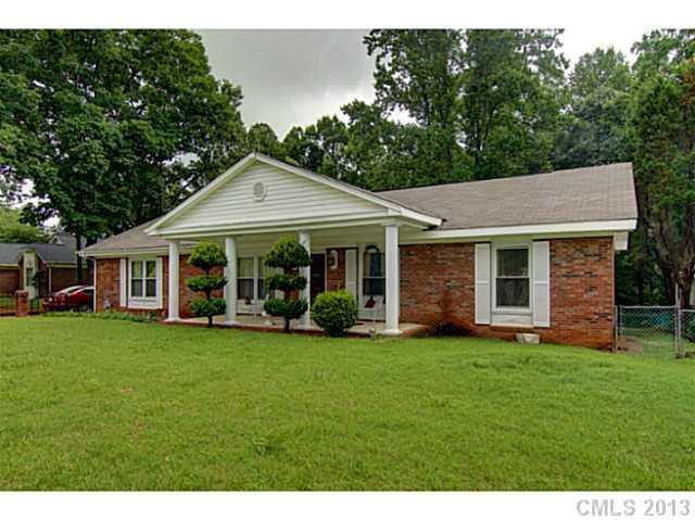 353 Lowrance Ave., Mooresville, NC 28115