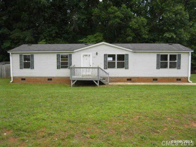 221 Kem Ln., Mount Holly, NC 28120