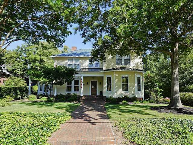 573 N Main St., Davidson, NC 28036