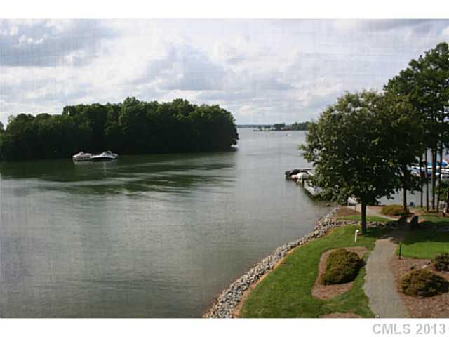 20367 Harborgate Ct. #305, Cornelius, NC 28031