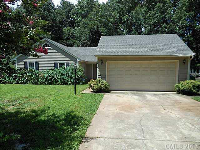 2416 Heather Glen Ln., Charlotte, NC 28208