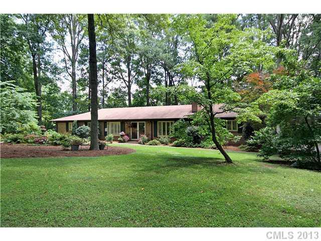 8734 Dogwood Dr., Charlotte, NC 28215
