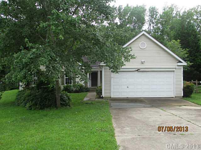 1611 Oak Knoll Ln., Charlotte, NC 28214