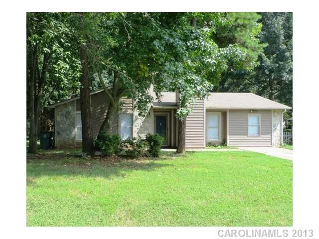 6632 Woodthrush Dr., Charlotte, NC 28227