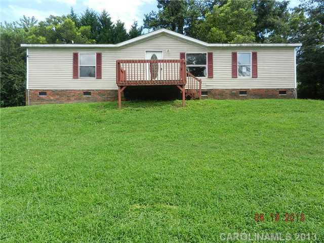 9712 Lakeview Dr., Hickory, NC 28601