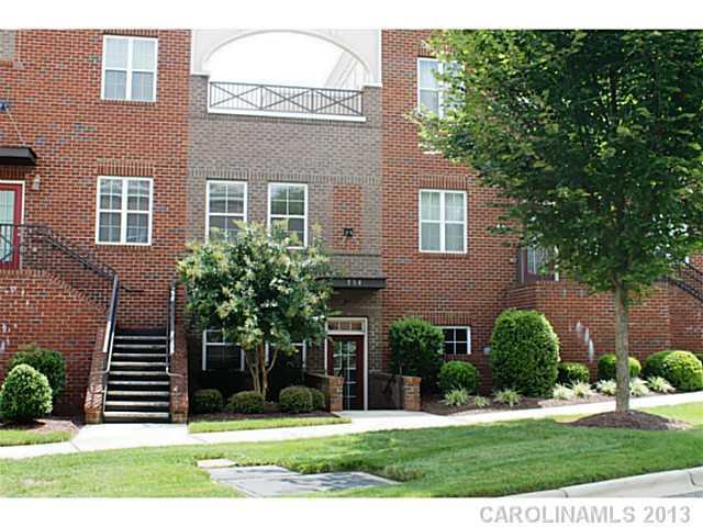 254 Harbour Place Dr. #13, Davidson, NC 28036