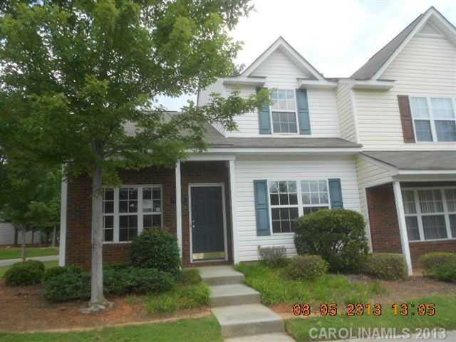 5305 Magnolia Tree Ln., Charlotte, NC 28215