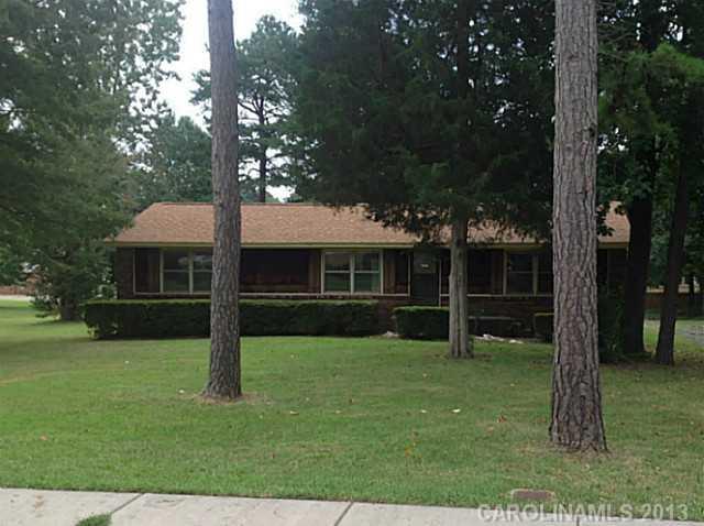 615 Dixie Dr., Mooresville, NC 28115