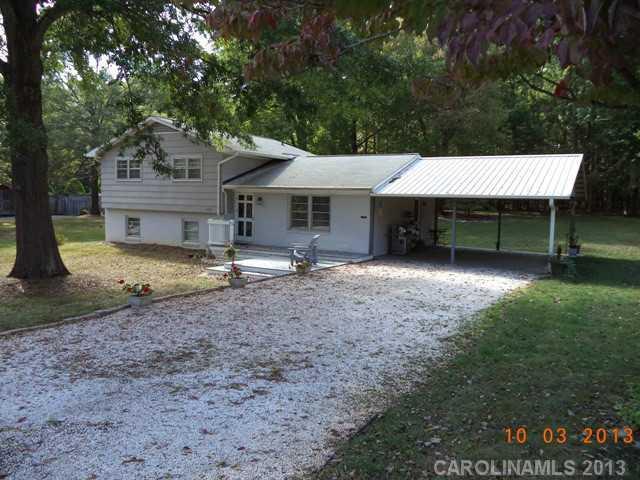 558 Dixie Dr., Mooresville, NC 28115