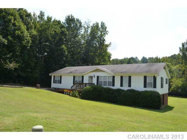 1555 Oak Breeze Dr., Mooresville, NC 28115