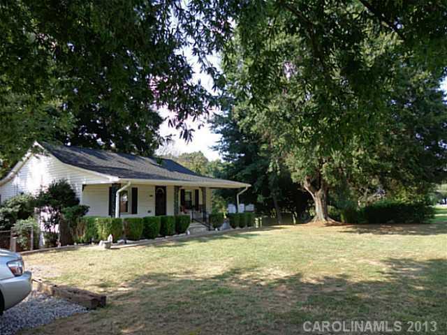 423 Shinnville Rd., Mooresville, NC 28115
