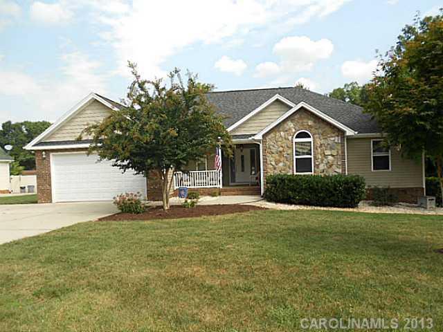 4902 Austin Shores Dr., Denver, NC 28037