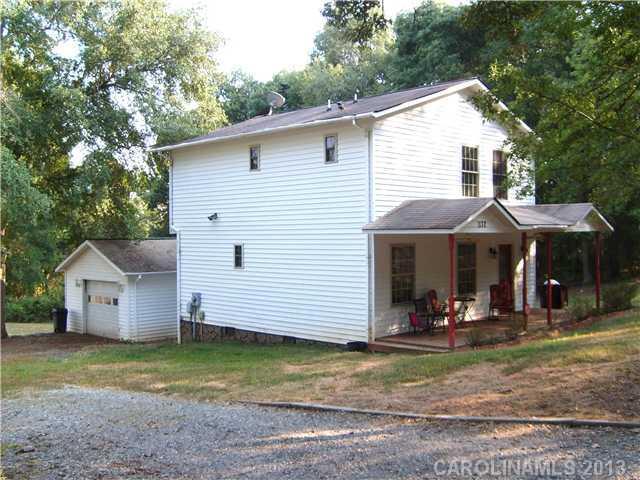 1132 Oakwood Dr., Belmont, NC 28012