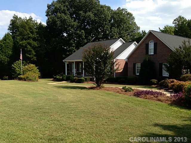 4109 Oak Hollow Ln., Harrisburg, NC 28075