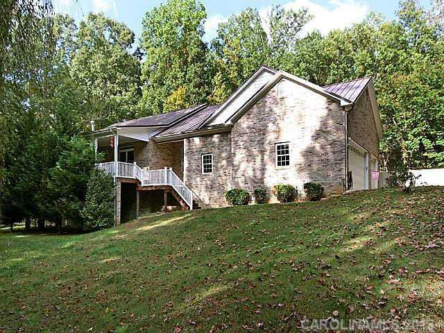 132 Hedges Ln., Mooresville, NC 28115