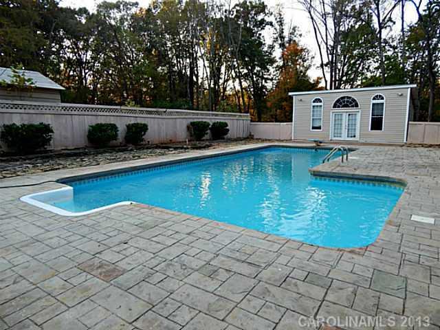 200 Feimster St., Statesville, NC 28677