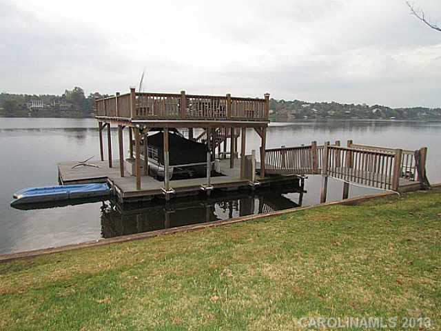 841 Victoria Ln., Hickory, NC 28601