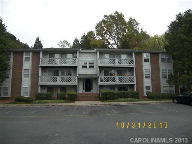 9520 Shannon Green Dr. #L, Charlotte, NC 28213