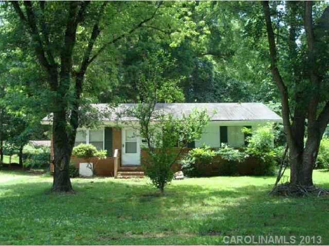 3956 Colebrook Rd., Charlotte, NC 28215