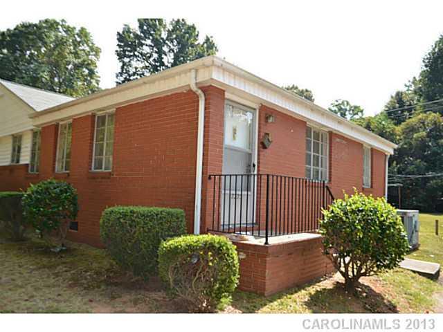 3233 Minnesota Rd., Charlotte, NC 28208
