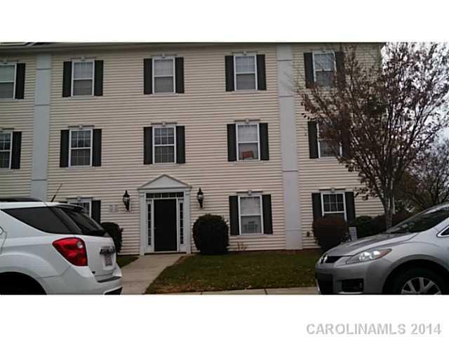 3889 Carl Parmer Dr., Harrisburg, NC 28075