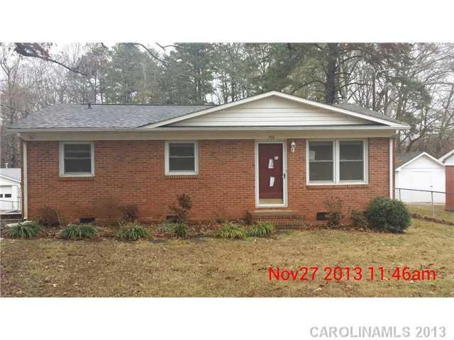 706 Noles Dr., Mount Holly, NC 28120