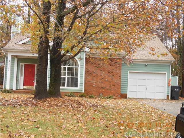 5504 Ashbluff Ct., Charlotte, NC 28216