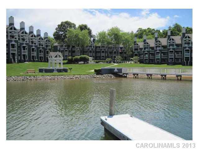 2135 Regatta Ln. #305, Denver, NC 28037
