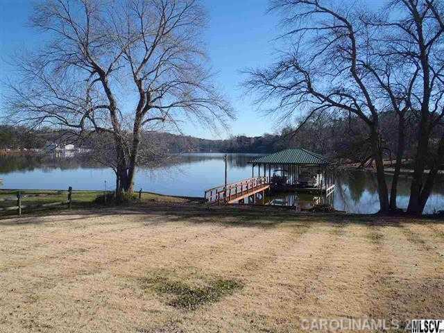 657 Moretz Ct., Hickory, NC 28601