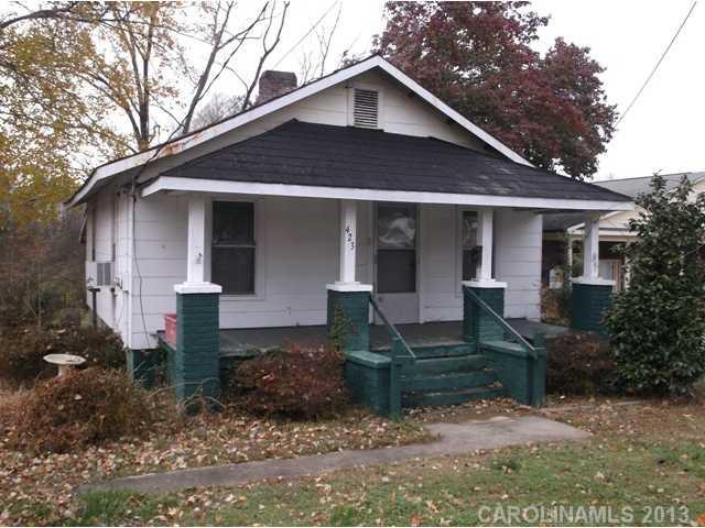 423 Brookdale Dr., Statesville, NC 28677
