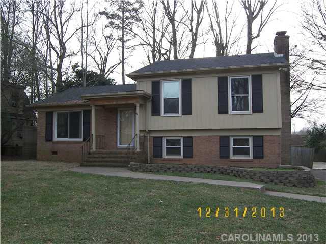 5900 Haddington Dr., Charlotte, NC 28215