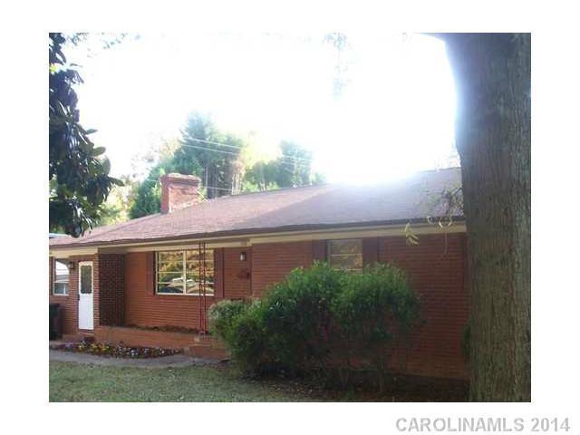 829 Iredell Ave., Mooresville, NC 28115