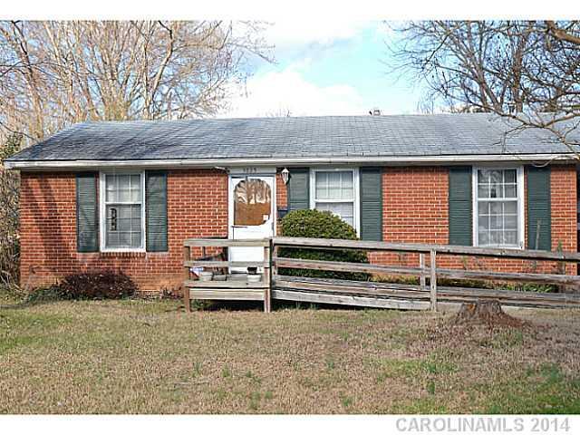 3823 Stonehaven Dr., Charlotte, NC 28215