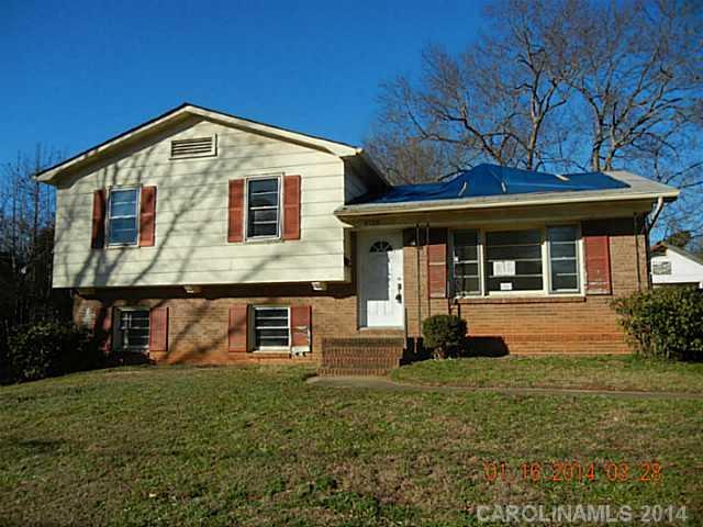 4720 Woodway Pl., Charlotte, NC 28208
