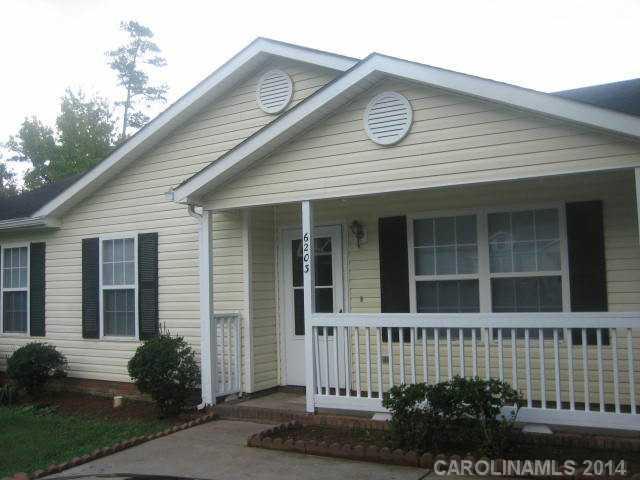 6203 Cottageville Ln., Charlotte, NC 28208
