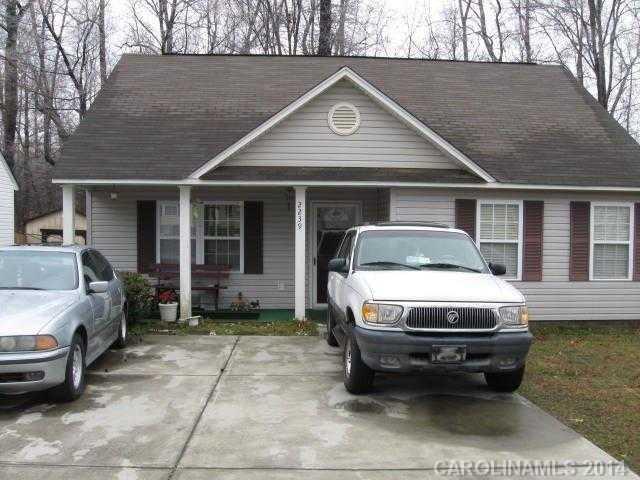 2239 Blue Hampton Ln., Charlotte, NC 28213