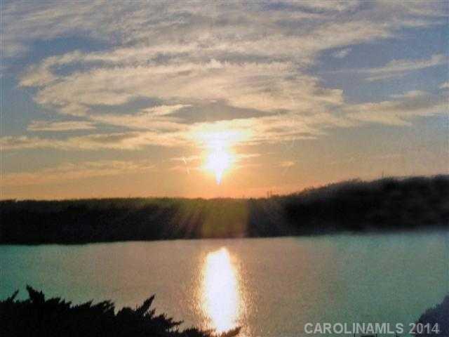 9717 Emerald Point Dr. ##2, Charlotte, NC 28278