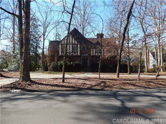 2120 Phoenix Pl., Charlotte, NC 28211