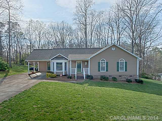 205 Red Oak Ct., Gastonia, NC 28052