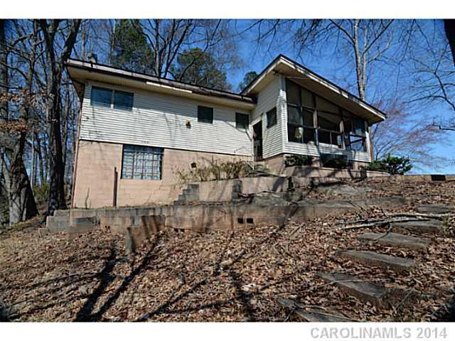 104 Yacht Island Dr., Lake Lure, NC 28746